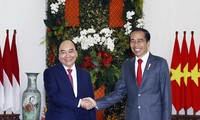 Chủ tịch nước Nguyễn Xuân Phúc hội đàm với Tổng thống Indonesia