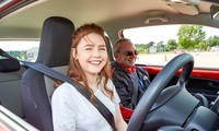 Chuyên gia Anh khuyến khích trẻ em học lái xe từ khi 10 tuổi