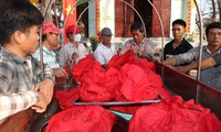 Người dân làng chài làm điều đặc biệt ở nghĩa địa cá Ông lớn nhất Việt Nam