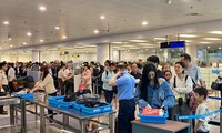 Điều khách nước ngoài khen hết lời khi đến sân bay Nội Bài