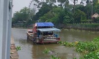 Người dân tá hỏa phát hiện thi thể trôi trên kênh Nhiêu Lộc - Thị Nghè