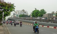Phân luồng giao thông từ xa, chống kẹt xe cho khu vực sân bay Tân Sơn Nhất