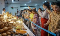 Lễ hội bánh mì đầu tiên tại Việt Nam khai mạc, du khách nườm nượp tham quan