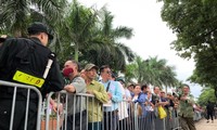 Hàng trăm thương binh xếp hàng mua vé cổ vũ trận Việt Nam - UAE