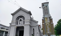 Cận cảnh nhà thờ cổ gần 100 tuổi của gia đình Nam Phương hoàng hậu