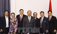 Thủ tướng Nguyễn Xuân Phúc tiếp một số doanh nhân thành đạt gốc Việt. (Ảnh: Thống Nhất/TTXVN)