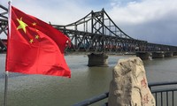 Cầu hữu nghị Trung Quốc – Triều Tiên bắc qua sông Áp Lục