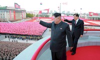  Ông Kim Jong-un và ông Lưu Vân Sơn chứng kiến lễ diễu binh tại Bình Nhưỡng năm 2016 ảnh: KCNA