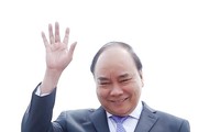Thủ tướng Nguyễn Xuân Phúc và đoàn đại biểu cấp cao Việt Nam đến Siem Reap (Vương quốc Campuchia) dự Hội nghị Cấp cao Ủy hội sông Mekong quốc tế lần 3. (Ảnh: Thống Nhất/TTXVN)