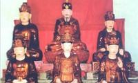 Vị vua đầu tiên trong lịch sử Việt Nam lấy vợ phương Tây?