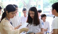 Sáng nay, gần 8.000 thí sinh thi vào lớp 10 THPT chuyên của Hà Nội