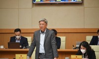 Thứ trưởng Bộ Y tế Nguyễn Trường Sơn trao đổi nhiều nội dung địa phương quan tâm, đề xuất
