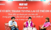 Tọa đàm có sự tham gia của 2 diễn giả - nhà báo Đinh Đức Hoàng và đạo diễn Nguyễn Bông Mai.