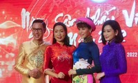 Nghệ sĩ Việt tổ chức lễ giỗ Tổ sớm