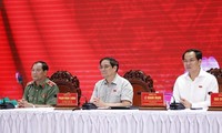 Hình ảnh Thủ tướng Phạm Minh Chính tiếp xúc cử tri Cần Thơ
