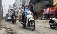 Những tuyến đường chằng chịt ‘ổ gà, ổ voi’ ở Hà Nội