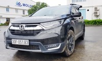 Chiếc Honda CR-V của một khách hàng ở Hà Nội gặp tình trạng gỉ sét tại các khớp nối thanh giằng gầm xe. Ảnh: Hân Nguyễn.