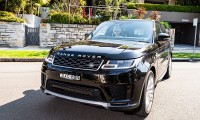 Jaguar Land Rover dừng sản xuất vì 'cơn bão' sự cố