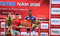 Hoàng Vũ Samson đoạt danh hiệu Cầu thủ xuất sắc nhất Siêu Cúp 2018