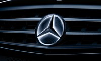 Logo trên xe Mercedes-Benz có thể gây lỗi cho hệ thống lái