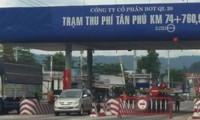 Trạm thu phí Tân Phú.