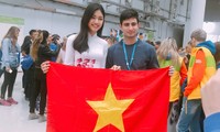 Từ LB Nga, Á hậu Thanh Tú làm clip động viên Mỹ Linh dự Miss World