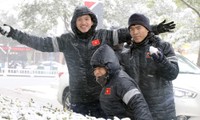 Mục kích cầu thủ U23 Việt Nam dưới mưa tuyết ở Thường Châu