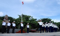 Linh thiêng lễ Chào cờ của quân dân trên đảo Trường Sa