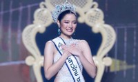 Hoa hậu Thái Lan dùng ký hiệu của người khiếm thính khi đăng quang