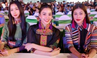 Dàn hoa, á hậu diện áo dài thổ cẩm độc đáo dự đêm nghệ thuật ở Lai Châu 