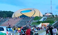 Quảng trường Lâm Viên thu hút khách tham quan