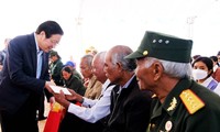 Trưởng Ban Nội chính Trung ương thăm, tặng quà Tết ở vùng sâu Lâm Đồng
