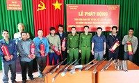 Lâm Đồng: Người dân giao nộp hàng trăm súng tự chế và hơn một nghìn viên đạn 