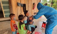 Khám sàng lọc cho người dân và trẻ em ở huyện Mđrắk