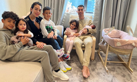 Ronaldo lần đầu đăng ảnh vợ và con gái mới sinh, xúc động cảm ơn CĐV Liverpool 
