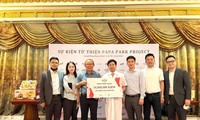 HLV Park Hang-seo ủng hộ 180 triệu đồng cho bệnh nhân nhí mắc bệnh hiểm nghèo 