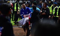 Công bố video của cảnh sát Indonesia: Nhiều người quay lại cứu bạn và bị giẫm đạp đến chết 