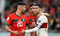 Vì sao Ronaldo và 9 ngôi sao Bồ Đào Nha không về nước sau thất bại ở World Cup 2022? 