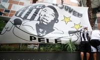 Gia đình nói gì trước thông tin &apos;Vua bóng đá&apos; Pele qua đời? 