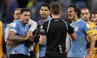FIFA trừng phạt các cầu thủ Uruguay vì tấn công trọng tài ở World Cup 2022 
