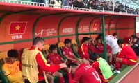 Đội trưởng U20 Iran sang tận nơi an ủi U20 Việt Nam, nói lời ấm lòng sau trận đấu 