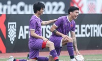 Trước trận chung kết với Thái Lan, thầy Park đăm chiêu, học trò không thể ngừng cười