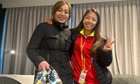 Bố mẹ Huỳnh Như mang giày cho con gái, tin 2 đồng đội của Như sẽ tỏa sáng ở trận gặp Mỹ