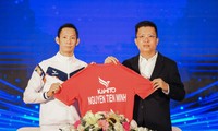 Nguyễn Tiến Minh chắp cánh ước mơ chơi cầu lông cho trẻ em Việt Nam