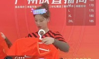 Trước nguy cơ giải thể, CLB thành công nhất bóng đá Trung Quốc phải livestream bán hàng, cho thuê Cúp kiếm tiền