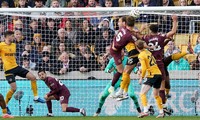 VAR đúng hay sai khi công nhận bàn quyết định chiến thắng của Man City trước Wolves?