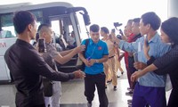 Hình ảnh ĐT Việt Nam bay gấp sang Malaysia chuẩn bị đá chung kết