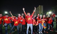 CĐV Hà Nội &apos;vỡ òa&apos; trước những bàn thắng của U22 Việt Nam 