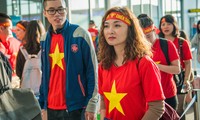 Hàng nghìn CĐV nhuộm đỏ sân bay, sang Philippines cổ vũ U22 Việt Nam