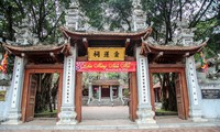Lo ngại virus corona, đền, chùa Hà Nội vắng khách đi lễ đầu năm